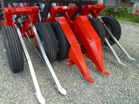Automatic row following
